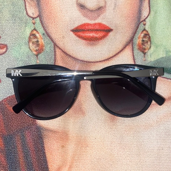 Michael Kors cute black shades. 🖤
